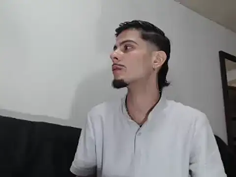 levconnor online show from March 2026 07:38:01 PM