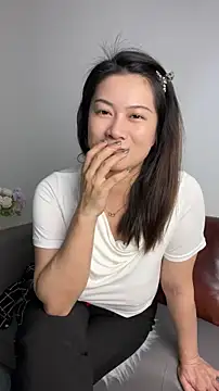 Snapshot of mo-mo-69 chatting on April 2026 03:21:01 PM mo-mo-69 online show from April 2026 03:21:01 PM