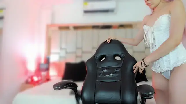 ElaRabbit online show from February 2026 12:12:01 PM