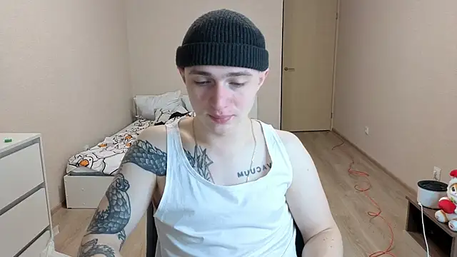 Snapshot of LEO__MILLER chatting on May 2026 07:00:01 PM LEO MILLER online show from May 2026 07:00:01 PM