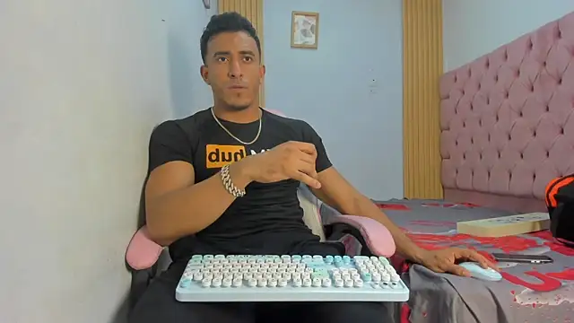 Snapshot of axelsavage042 chatting on January 2026 07:41:01 PM axelsavage042 online show from January 2026 07:41:01 PM