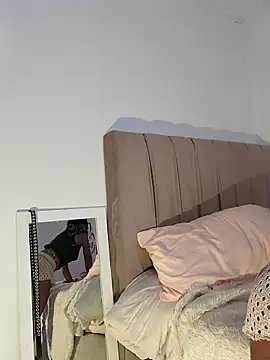 DAMMLEYLA online show from January 2026 07:34:01 PM