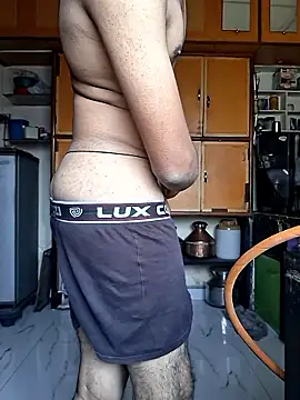 Snapshot of yourpussylover_20 chatting on January 2026 05:01:02 AM yourpussylover 20 online show from January 2026 05:01:02 AM