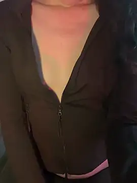 Annaluvv online show from April 2026 07:55:02 PM