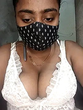 Hotty Nishaa online show from March 2026 11:49:02 PM