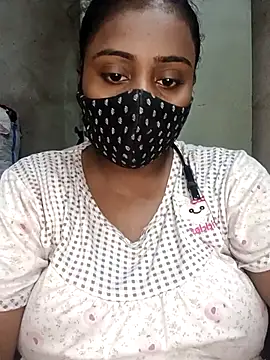 Hotty Nishaa online show from April 2026 08:39:02 PM