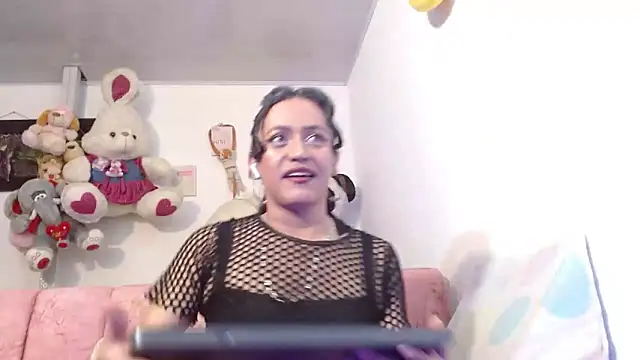Snapshot of Caticatrina chatting on June 2026 12:44:01 AM Caticatrina online show from June 2026 12:44:01 AM