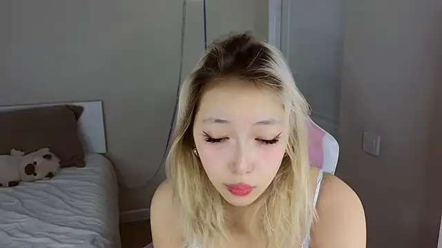 jasmilee online show from March 2026 07:32:02 PM