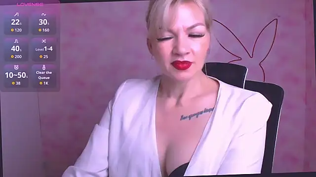 Snapshot of Madonna_Fire chatting on May 2026 12:43:01 PM Madonna Fire online show from May 2026 12:43:01 PM