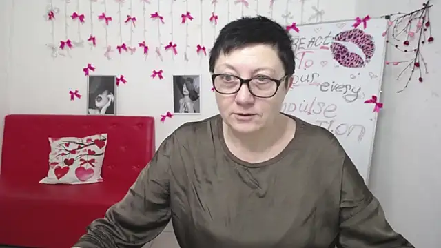 EmilyL0ve online show from March 2026 06:14:02 PM