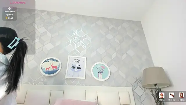 laura rouse7 online show from April 2026 07:58:02 PM