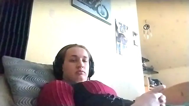 Snapshot of julialafemboy59 chatting on February 2026 01:10:01 PM julialafemboy59 online show from February 2026 01:10:01 PM