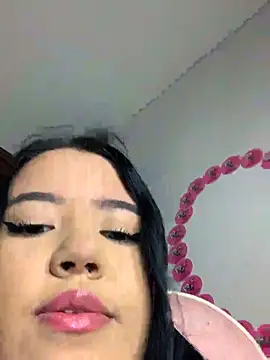 DulcePiink online show from March 2026 11:16:01 PM