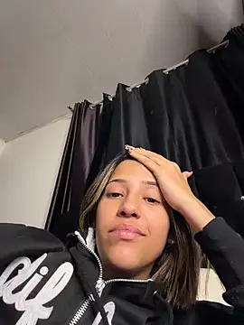 Snapshot of vicky_bass_ chatting on June 2026 02:58:01 AM vicky bass online show from June 2026 02:58:01 AM