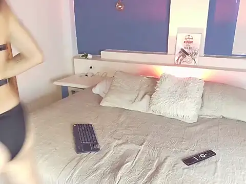 CattaleyaEvans  online show from January 2026 12:31:01 PM