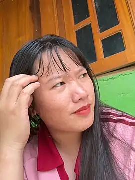 Snapshot of Suni-ii chatting on May 2026 05:02:02 AM Suni-ii online show from May 2026 05:02:02 AM