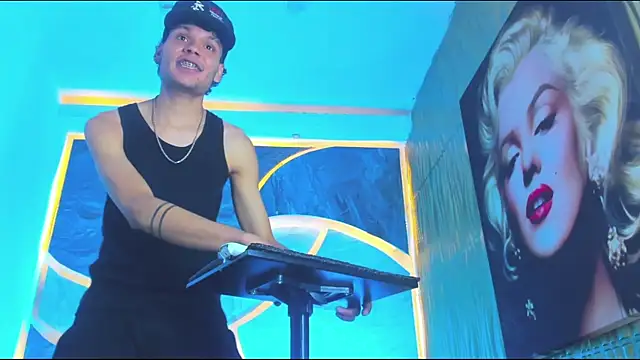 Snapshot of Lucas_hot_20 chatting on February 2026 06:07:01 AM Lucas hot 20 online show from February 2026 06:07:01 AM