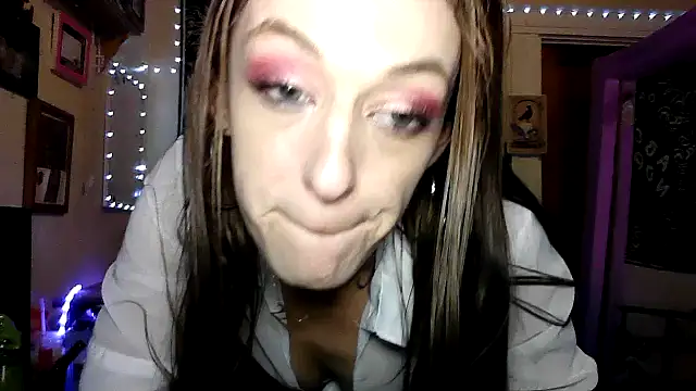 Snapshot of SultryEroticSlut chatting on February 2026 01:04:02 AM SultryEroticSlut online show from February 2026 01:04:02 AM