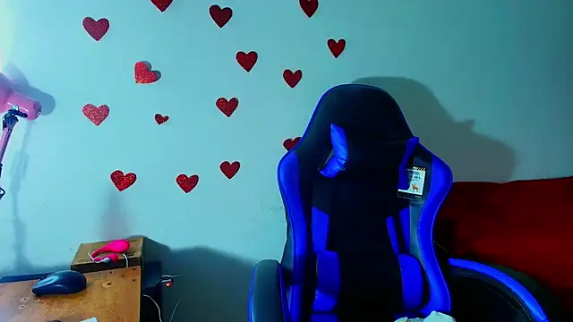 Snapshot of honeyluxe_ chatting on February 2026 07:51:01 AM honeyluxe online show from February 2026 07:51:01 AM