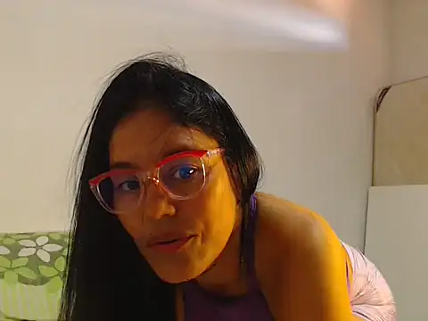 Elizabeth manzon online show from June 2026 07:48:01 PM