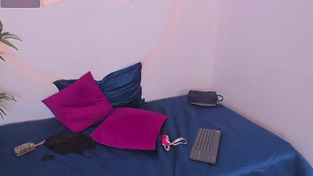 Snapshot of HanaWild chatting on January 2026 01:29:01 AM HanaWild online show from January 2026 01:29:01 AM