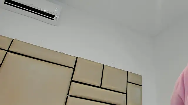 alejandra loppez online show from February 2026 07:34:02 PM