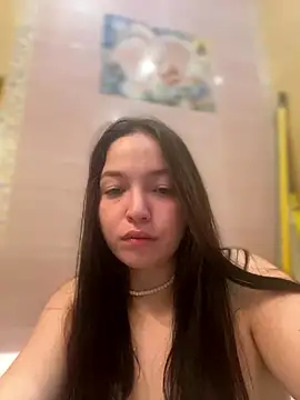 Snapshot of AlexaYvonne chatting on January 2026 01:40:01 AM AlexaYvonne online show from January 2026 01:40:01 AM