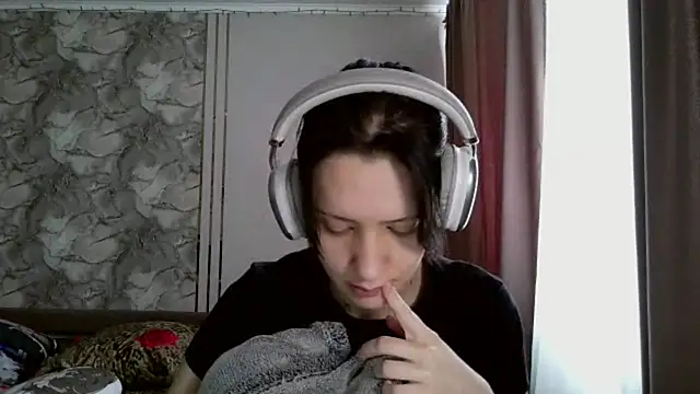 LxayBloom online show from February 2026 09:10:02 AM