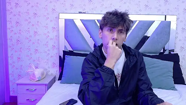 Snapshot of Liam_Noxx chatting on February 2026 07:43:01 PM Liam Noxx online show from February 2026 07:43:01 PM