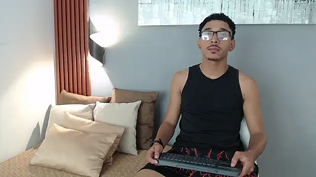 Snapshot of Julian_Dark_ chatting on February 2026 04:19:02 AM Julian Dark online show from February 2026 04:19:02 AM