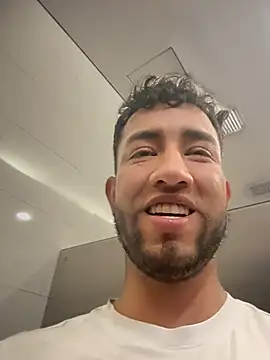 liam bronw online show from April 2026 09:06:01 PM