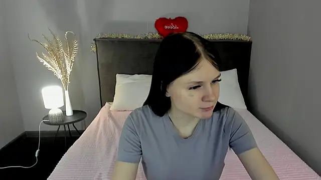 Snapshot of SkinyJoys chatting on February 2026 01:28:01 AM SkinyJoys online show from February 2026 01:28:01 AM