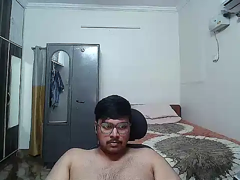 maxi23932 online show from April 2026 11:49:02 AM