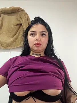 Snapshot of Mia__Bloom chatting on February 2026 12:43:02 PM Mia Bloom online show from February 2026 12:43:02 PM