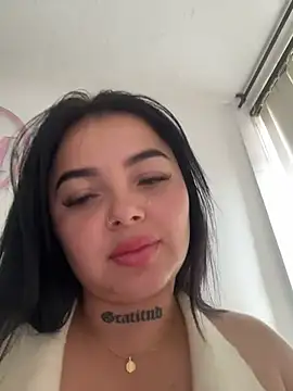 Snapshot of Mia__Bloom chatting on March 2026 01:17:02 PM Mia Bloom online show from March 2026 01:17:02 PM