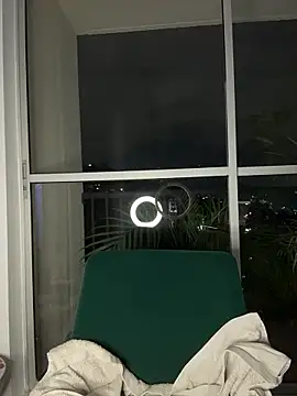 Snapshot of alesziarose_ chatting on February 2026 12:32:01 AM alesziarose online show from February 2026 12:32:01 AM