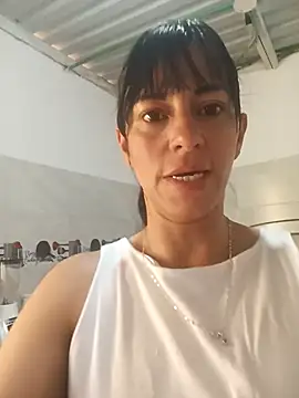 ilairahot online show from February 2026 05:08:01 PM