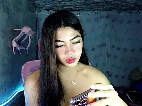 Margalona  online show from April 2026 05:27:01 PM