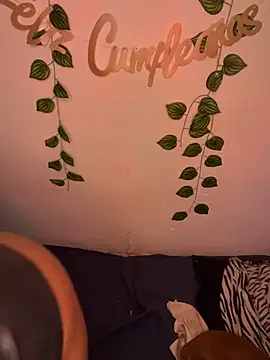 Isabella Belmont online show from April 2026 06:24:01 AM