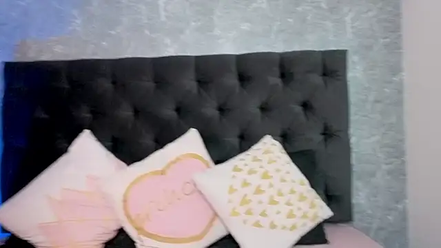 sasha  blaze online show from January 2026 07:05:02 PM