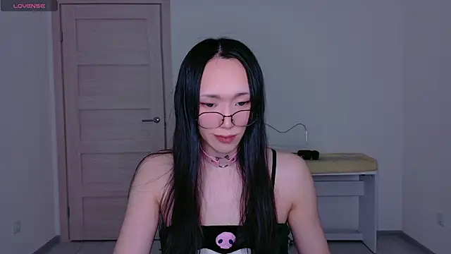 Snapshot of ChosenChampionofSlaanesh chatting on January 2026 12:02:01 AM ChosenChampionofSlaanesh online show from January 2026 12:02:01 AM