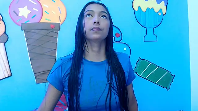 Snapshot of skinnysexzara18 chatting on February 2026 01:12:01 AM skinnysexzara18 online show from February 2026 01:12:01 AM