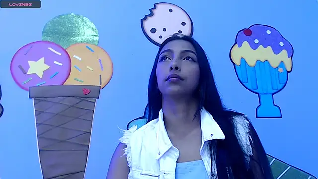 Snapshot of skinnysexzara18 chatting on March 2026 02:13:02 AM skinnysexzara18 online show from March 2026 02:13:02 AM