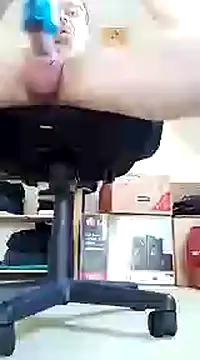 Snapshot of Erz84 chatting on March 2025 11:22:02 AM Erz84 online show from March 2025 11:22:02 AM