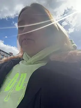 Spatgirl online show from April 2026 01:10:02 PM