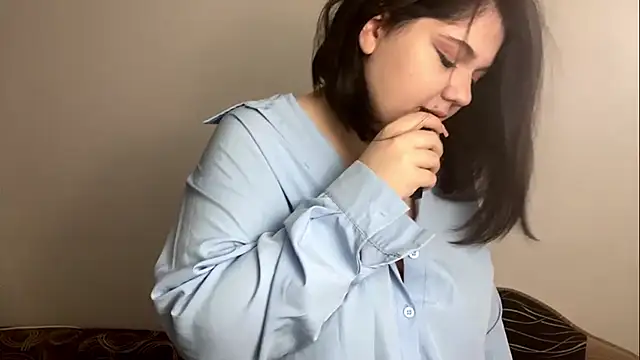 Snapshot of LunaBlakes chatting on February 2026 07:48:02 AM LunaBlakes online show from February 2026 07:48:02 AM