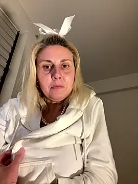 Amelia9798 online show from January 2026 07:52:02 PM