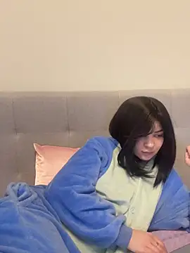 Lily Lii online show from January 2026 06:45:01 PM