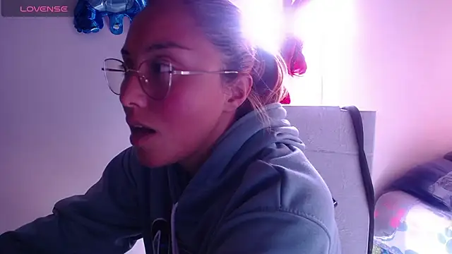 Velvet Moon33 online show from February 2026 06:50:01 PM