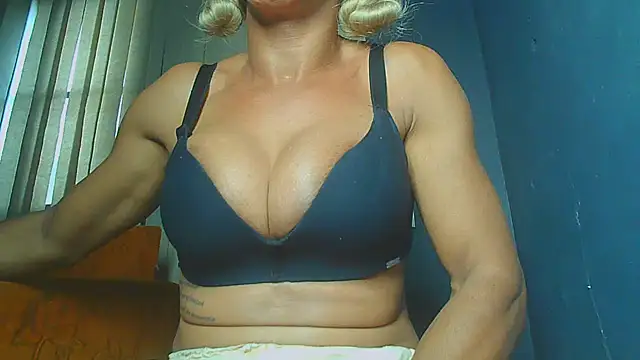 Snapshot of paolla23cm_brasil chatting on July 2026 04:15:02 PM paolla23cm brasil online show from July 2026 04:15:02 PM